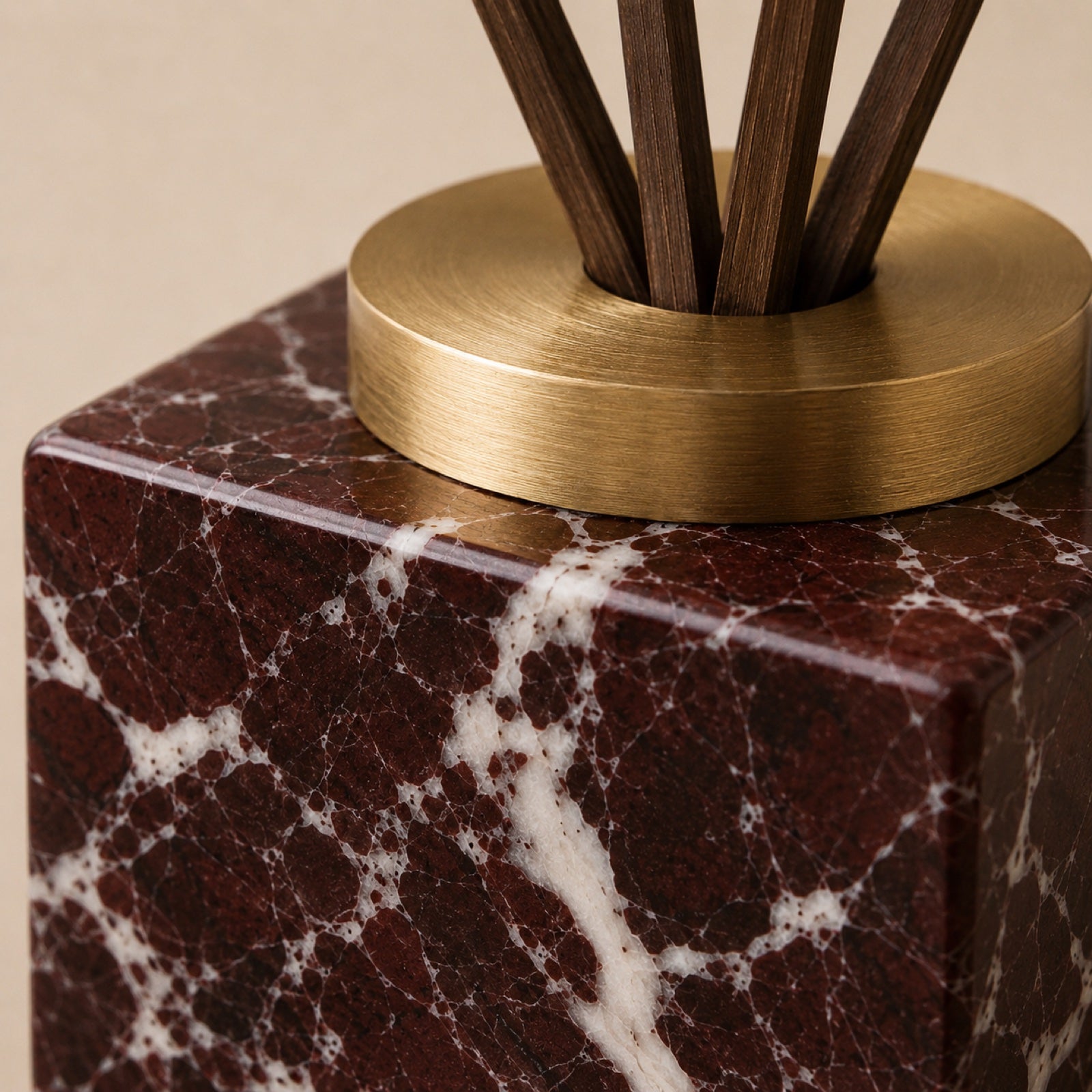 Rosso Levanto Diffuser detail